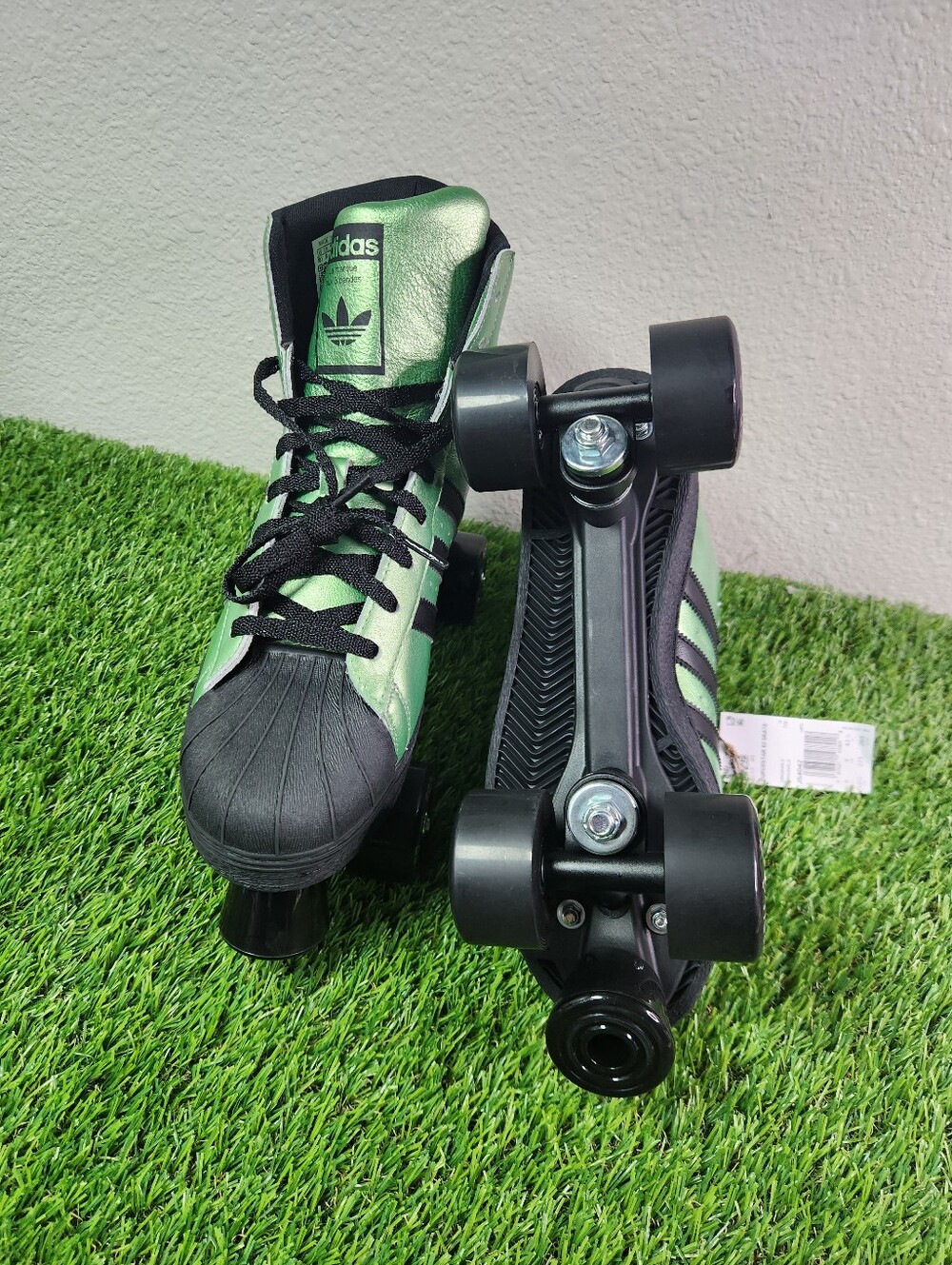 Adidas Superstar 82 Roller Skates Metallic Green Men Size 10.5 JS4042 MSRP $200 - Picture 7 of 13